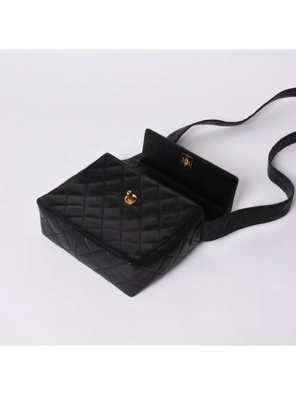 Chanel Shoulder Bag CC Logo Caviar Leather Black Quilted Gold